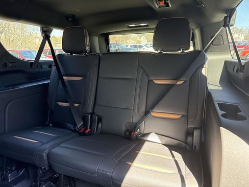 Used 2024 GMC Yukon XL AT4 image 15