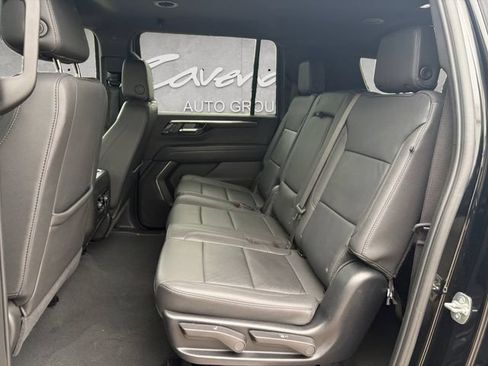 Used 2025 Chevrolet Suburban Z71 AWD/4WD image 22