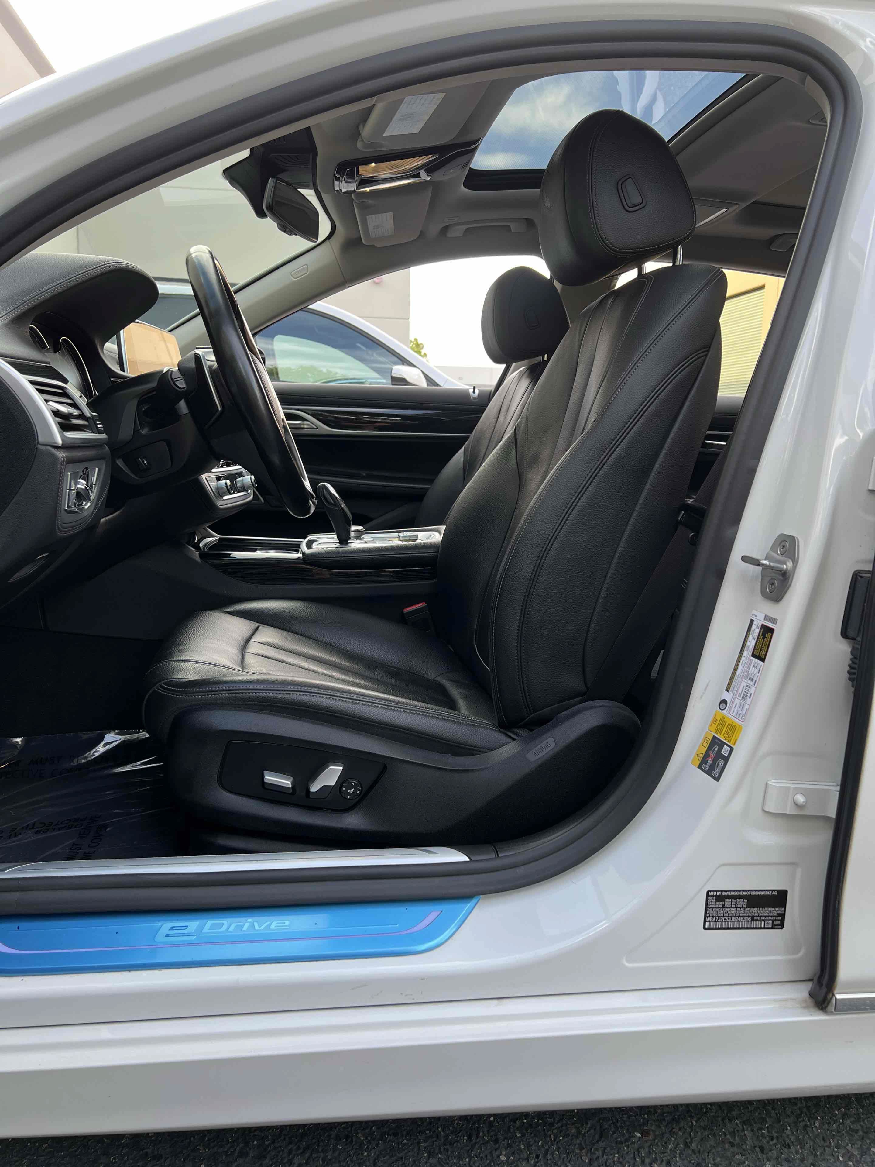 Used 2018 BMW 740e xDrive AWD/4WD image 37