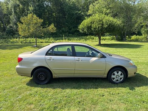 Used 2005 Toyota Corolla LE w/ Audio Value Pkg FWD image 22