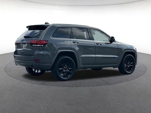 Certified 2022 Jeep Grand Cherokee Laredo X image 6