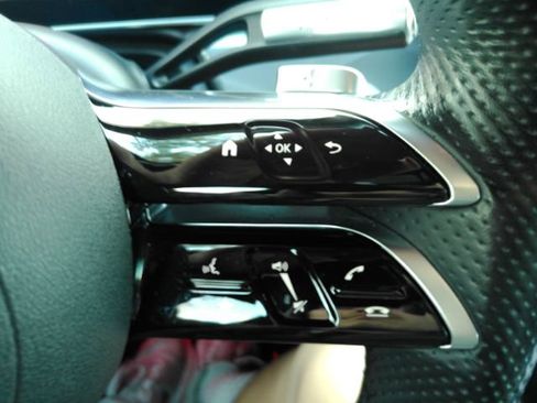 Used 2022 Mercedes-Benz EQS 450+ Sedan image 37