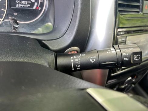 Used 2015 Nissan Versa Note FWD image 21