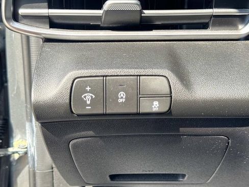 Used 2024 Hyundai Elantra SE FWD image 27