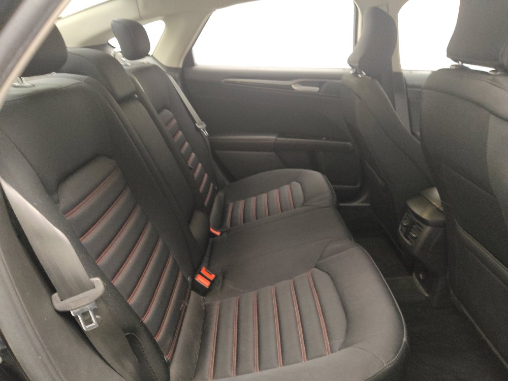 Used 2016 Ford Fusion SE AWD/4WD image 19