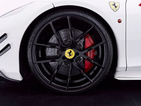 Used 2014 Ferrari 458 Spider RWD image 3