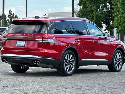Used 2026 Lincoln Aviator 2WD image 2