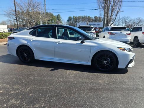 Used 2024 Toyota Camry XSE w/ Navigation Package image 9