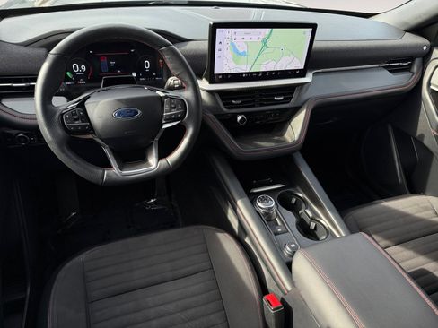 Used 2025 Ford Explorer ST-Line w/ ST-Line Street Pack image 15