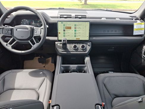 New 2026 Land Rover Defender 110 X-Dynamic SE AWD/4WD image 13