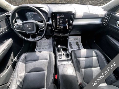 Used 2021 Volvo XC40 T4 Momentum FWD image 14