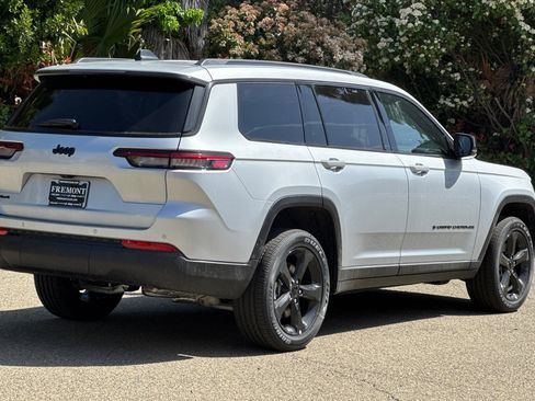 Certified 2025 Jeep Grand Cherokee L Altitude image 3