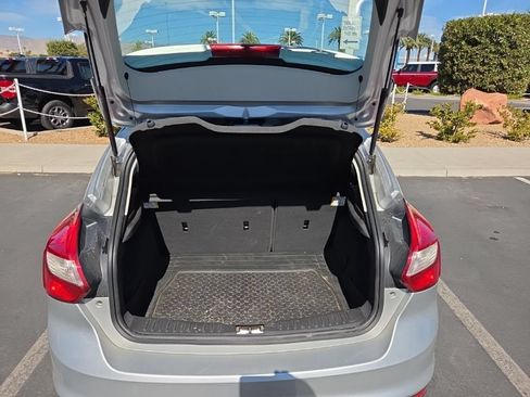 Used 2012 Ford Focus SE FWD image 4