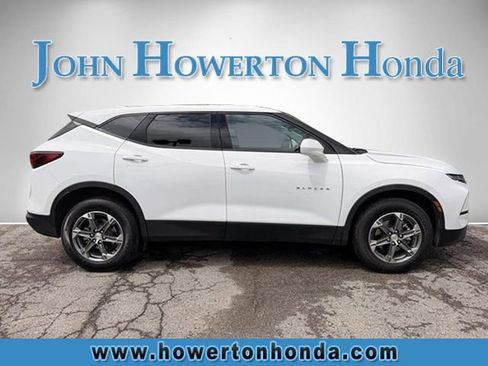 Used 2025 Chevrolet Blazer LT AWD/4WD image 3