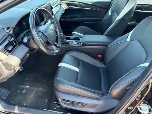 Used 2025 Toyota Camry SE FWD image 13