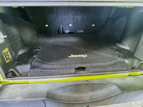 Used 2017 Jeep Wrangler Unlimited Rubicon w/ Connectivity Group AWD/4WD image 25