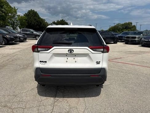 Used 2020 Toyota RAV4 XLE Premium AWD/4WD image 6
