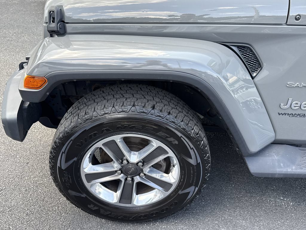 Used 2021 Jeep Wrangler Unlimited Sahara AWD/4WD image 10