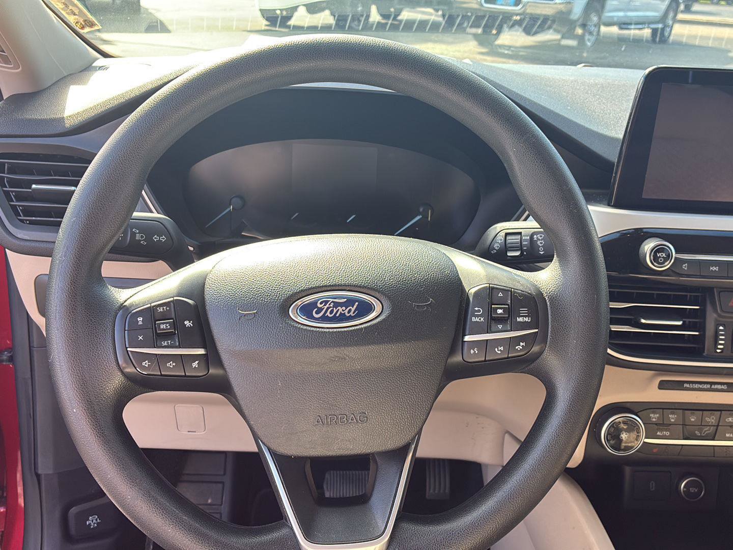 Used 2020 Ford Escape SE FWD image 14