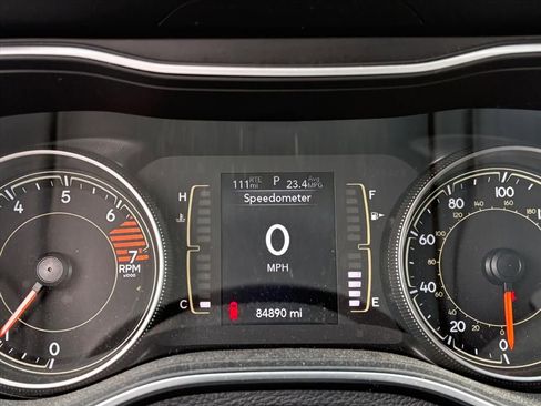 Used 2020 Jeep Cherokee Latitude w/ Cold Weather Group image 8