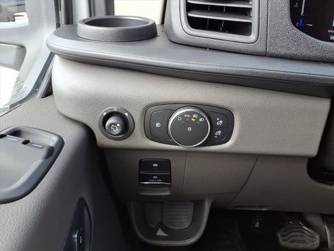 New 2026 Ford Transit 250 148 Medium Roof image 15