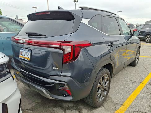 Used 2024 Kia Seltos S AWD/4WD image 9