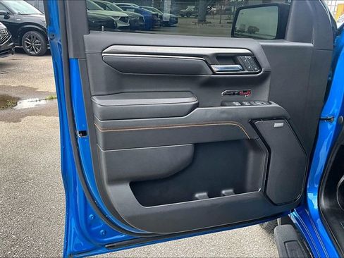Used 2023 GMC Sierra 1500 AT4 w/ Technology Package AWD/4WD image 23
