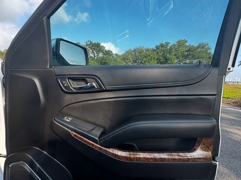 Used 2017 Chevrolet Suburban Premier image 14