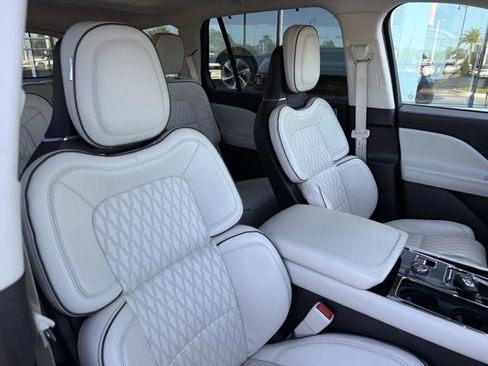 Certified 2022 Lincoln Aviator Black Label Grand Touring w/ Class IV Trailer Tow Package image 21