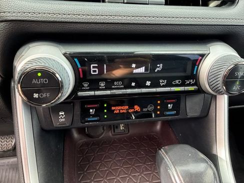 Used 2019 Toyota RAV4 Limited w/ Cold Weather Package AWD/4WD image 13