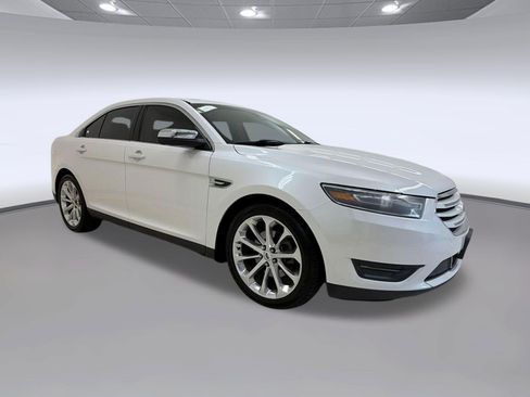 Used 2014 Ford Taurus Limited w/ Equipment Group 301A FWD image 7