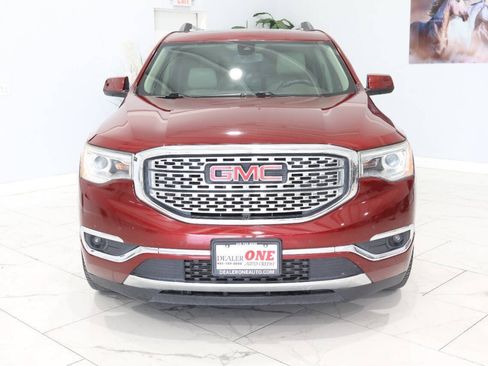Used 2017 GMC Acadia Denali w/ Technology Package FWD image 8