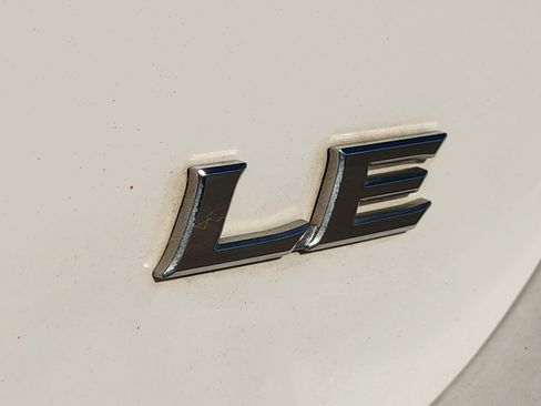 Used 2022 Toyota Camry LE image 13