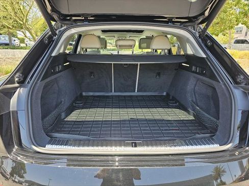 Used 2024 Audi Q8 e-tron Premium Plus AWD/4WD image 7
