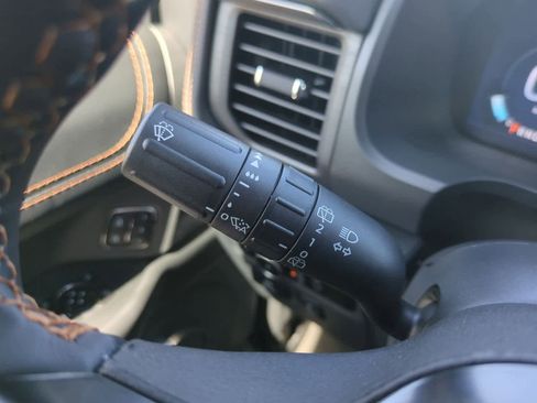 Used 2024 Ford Expedition Platinum image 27