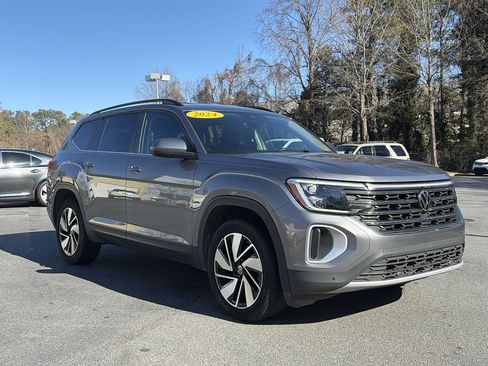 Used 2024 Volkswagen Atlas SE image 7