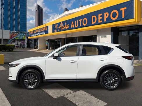 Used 2017 MAZDA CX-5 Touring w/ Preferred Equipment Package FWD image 2