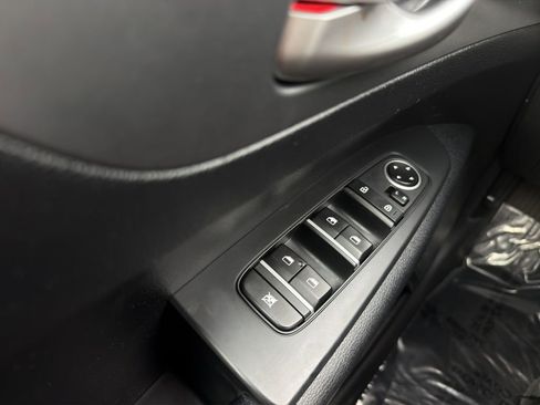 Used 2020 Kia Forte LXS FWD image 11