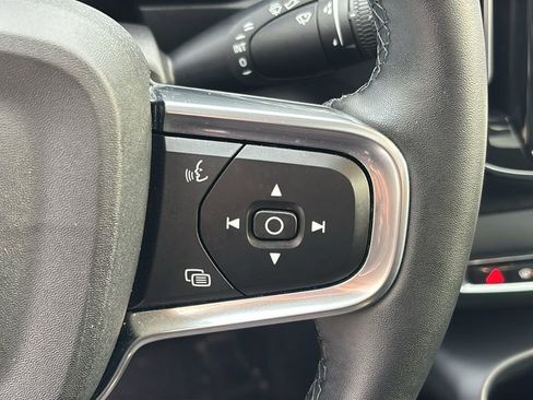 Certified 2024 Volvo XC40 B5 Core image 17