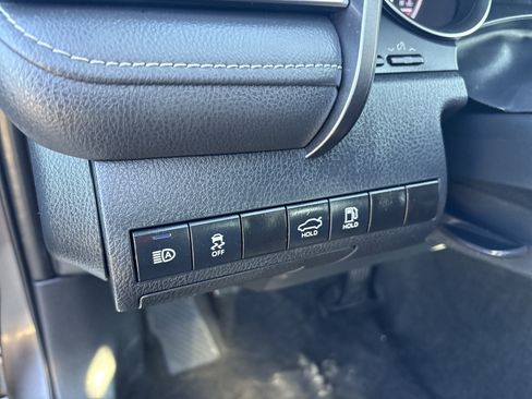 Used 2024 Toyota Camry SE image 9