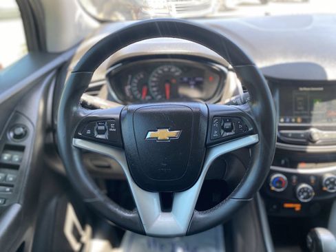 Used 2019 Chevrolet Trax LT w/ Driver Confidence Package FWD image 15