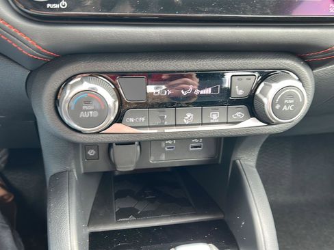 New 2025 Nissan Versa SR w/ Trunk Package image 16