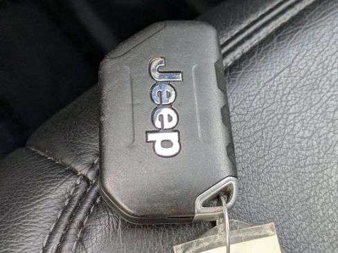 Used 2019 Jeep Wrangler Unlimited Sport image 25