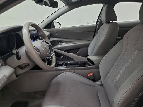 Used 2021 Hyundai Elantra SE FWD image 17
