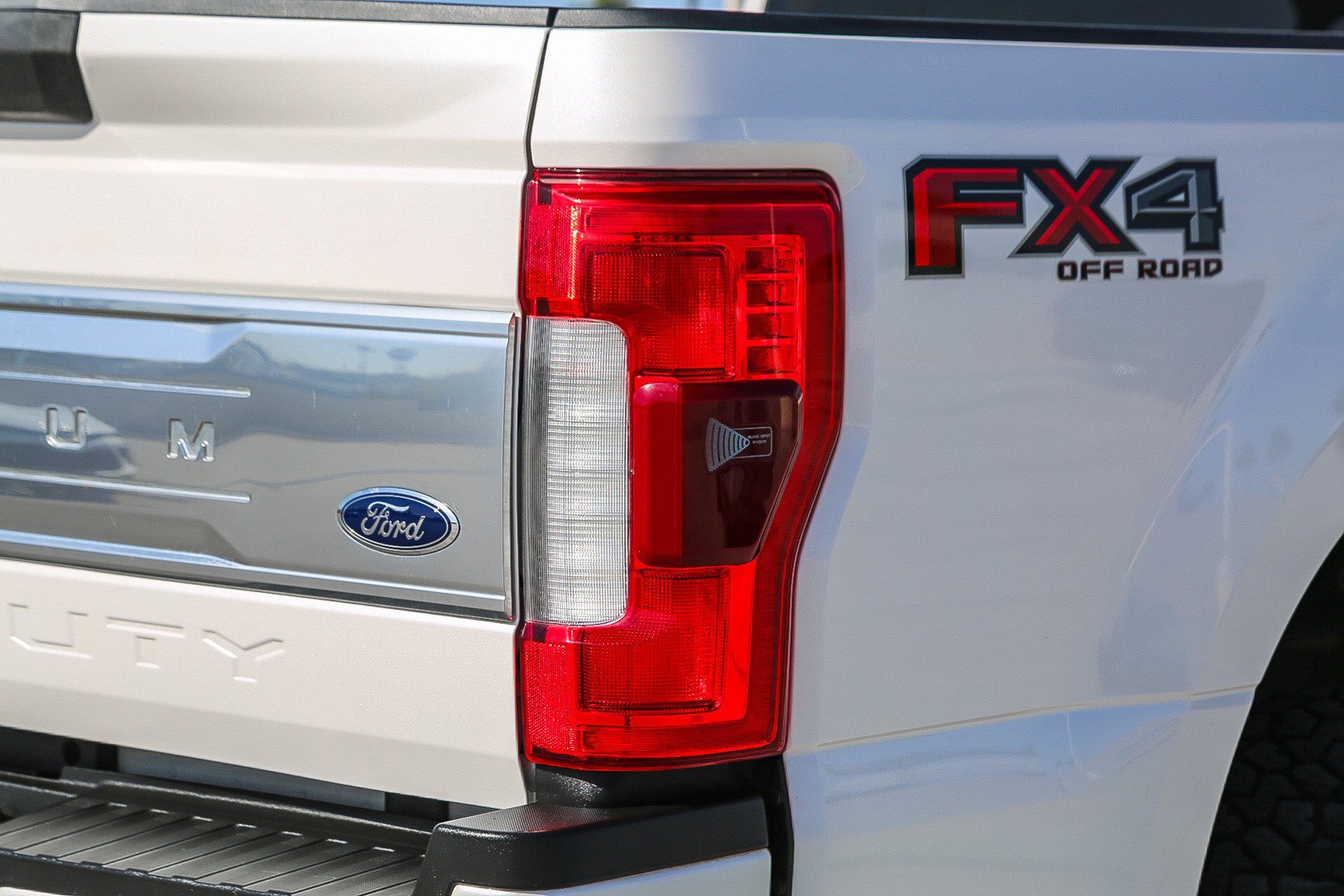 Used 2017 Ford F250 Platinum w/ Platinum Ultimate Package AWD/4WD image 9