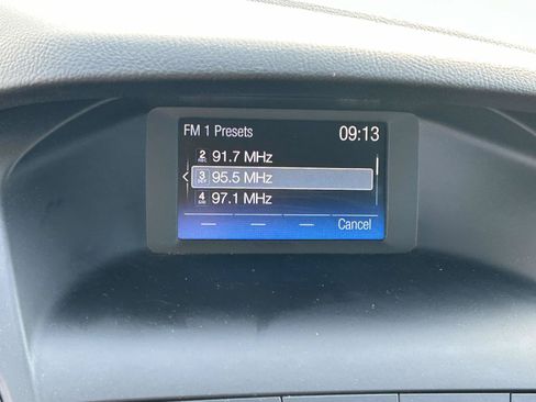 Used 2018 Ford Focus SE FWD image 24