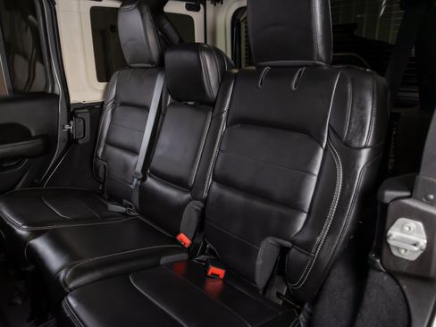 Used 2020 Jeep Wrangler Unlimited Sahara AWD/4WD image 24