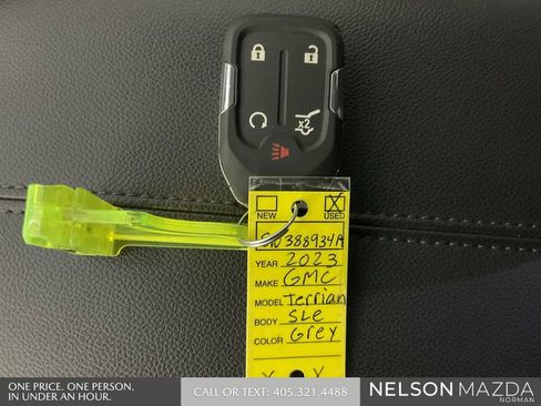 Used 2023 GMC Terrain SLE w/ Driver Convenience Package image 46