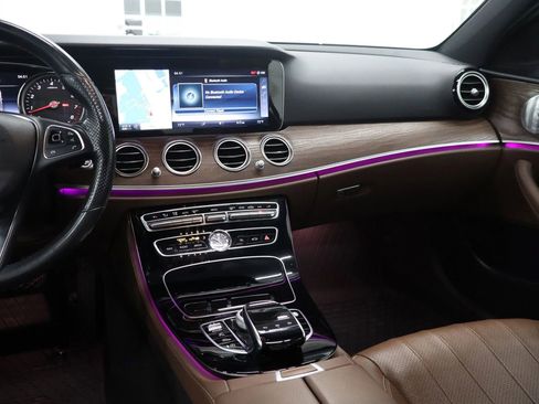 Used 2017 Mercedes-Benz E 300 4MATIC image 29