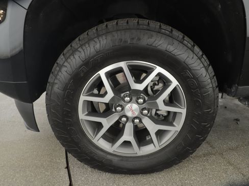 Used 2022 GMC Canyon AT4 w/ Trailering Package image 7